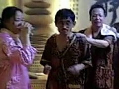 上班时间泡汗蒸的校长真该出出汗了